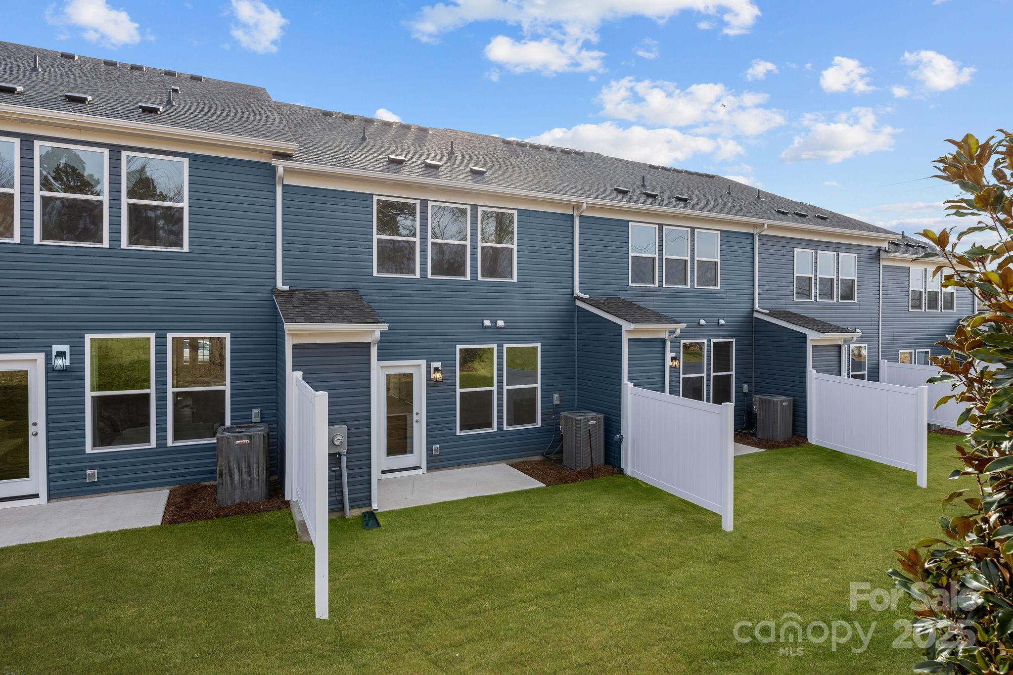 7708 Ethora Way Charlotte, NC 28216 - Photo 4 of 44