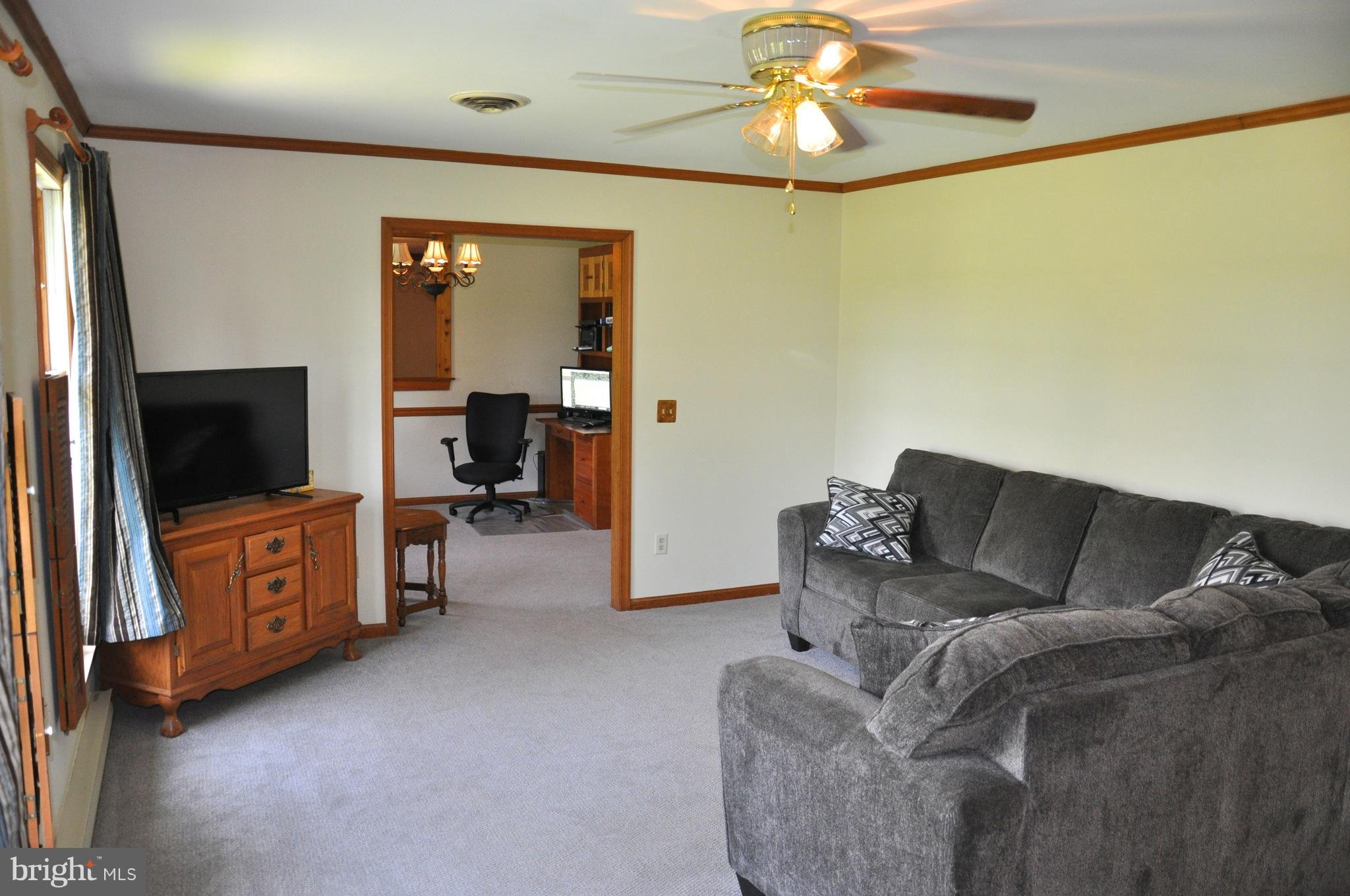 8473 Broad Neck Road Chestertown, MD 21620 - Photo 5 of 11 Living Room
