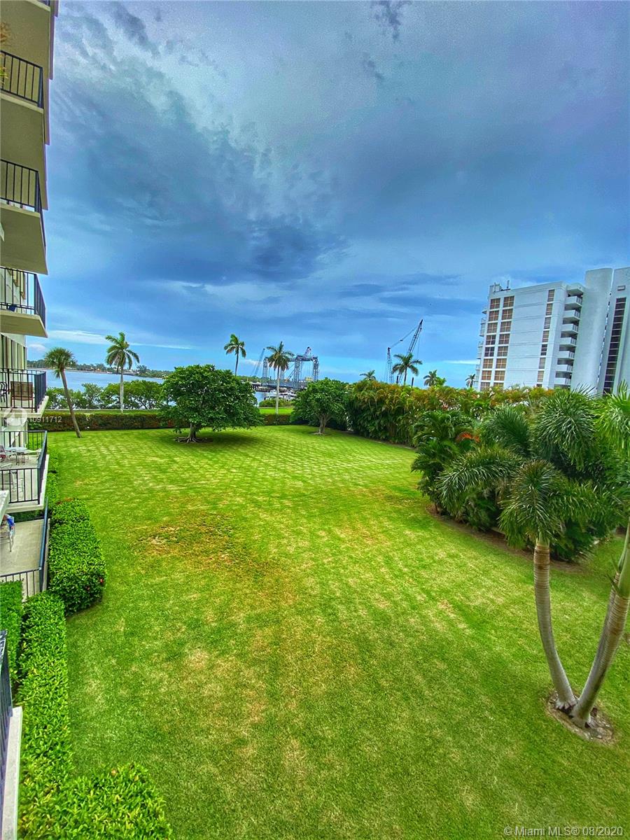 3800 Washington Road, Unit 304 West Palm Beach, FL 33405 - Photo 24 of 27