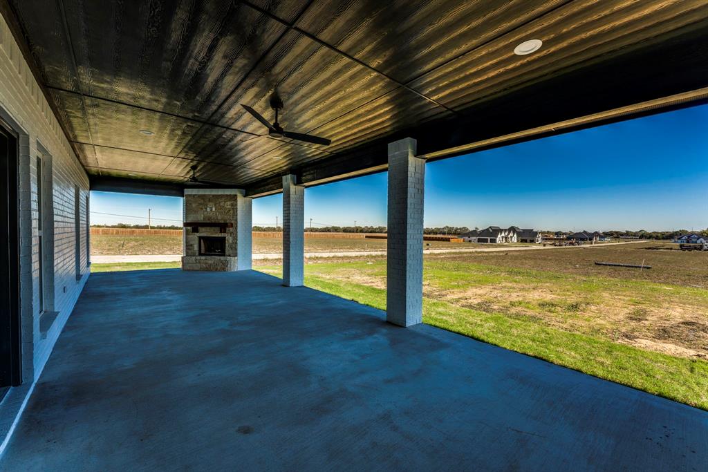 Welcome to 2211 Pitchfork Ranch Rd, Waxahachie, TX 75165
