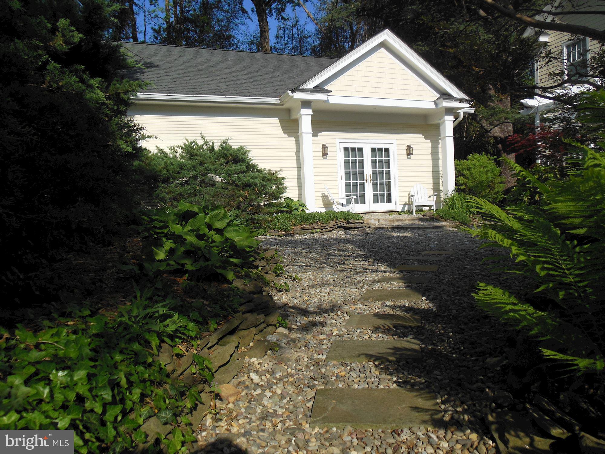 1213 Buchanan Street McLean, VA 22101 - Photo 28 of 30 a view of backyard of house and green space