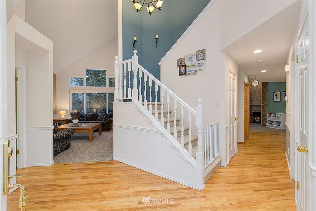 17424 Gravenstein Road Bothell, WA 98012 - Photo 2 of 23