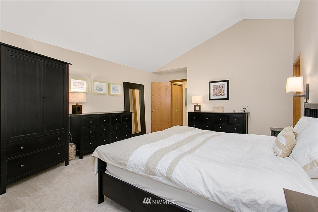 17424 Gravenstein Road Bothell, WA 98012 - Photo 15 of 23