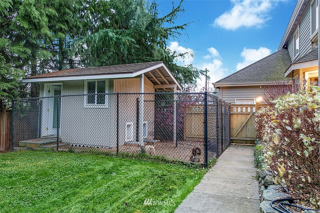 17424 Gravenstein Road Bothell, WA 98012 - Photo 20 of 23