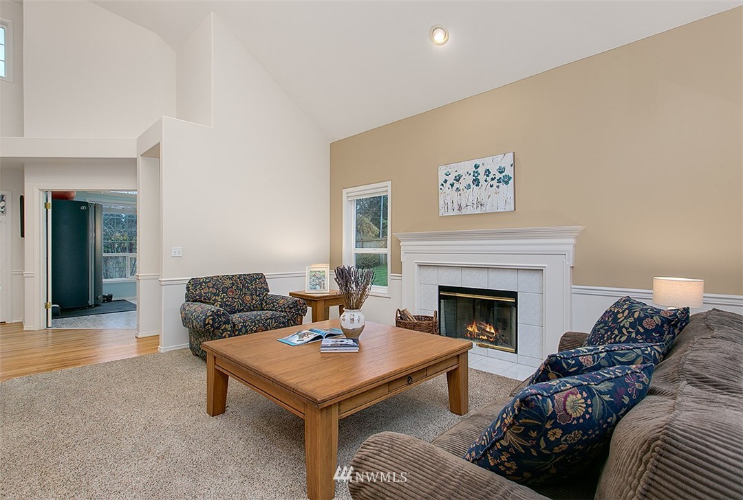 17424 Gravenstein Road Bothell, WA 98012 - Photo 4 of 23