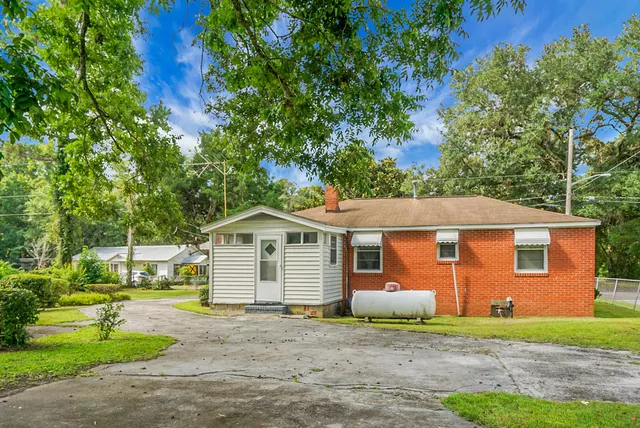 $195,000 | 174 Roosevelt Drive, St. Stephen, SC 29479