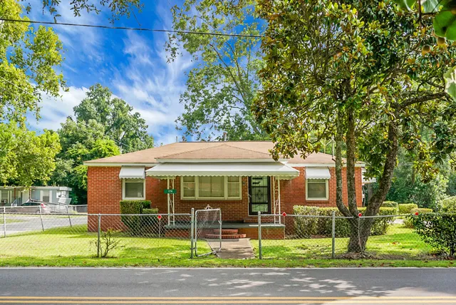 $195,000 | 174 Roosevelt Drive, St. Stephen, SC 29479