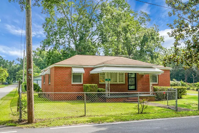 $195,000 | 174 Roosevelt Drive, St. Stephen, SC 29479