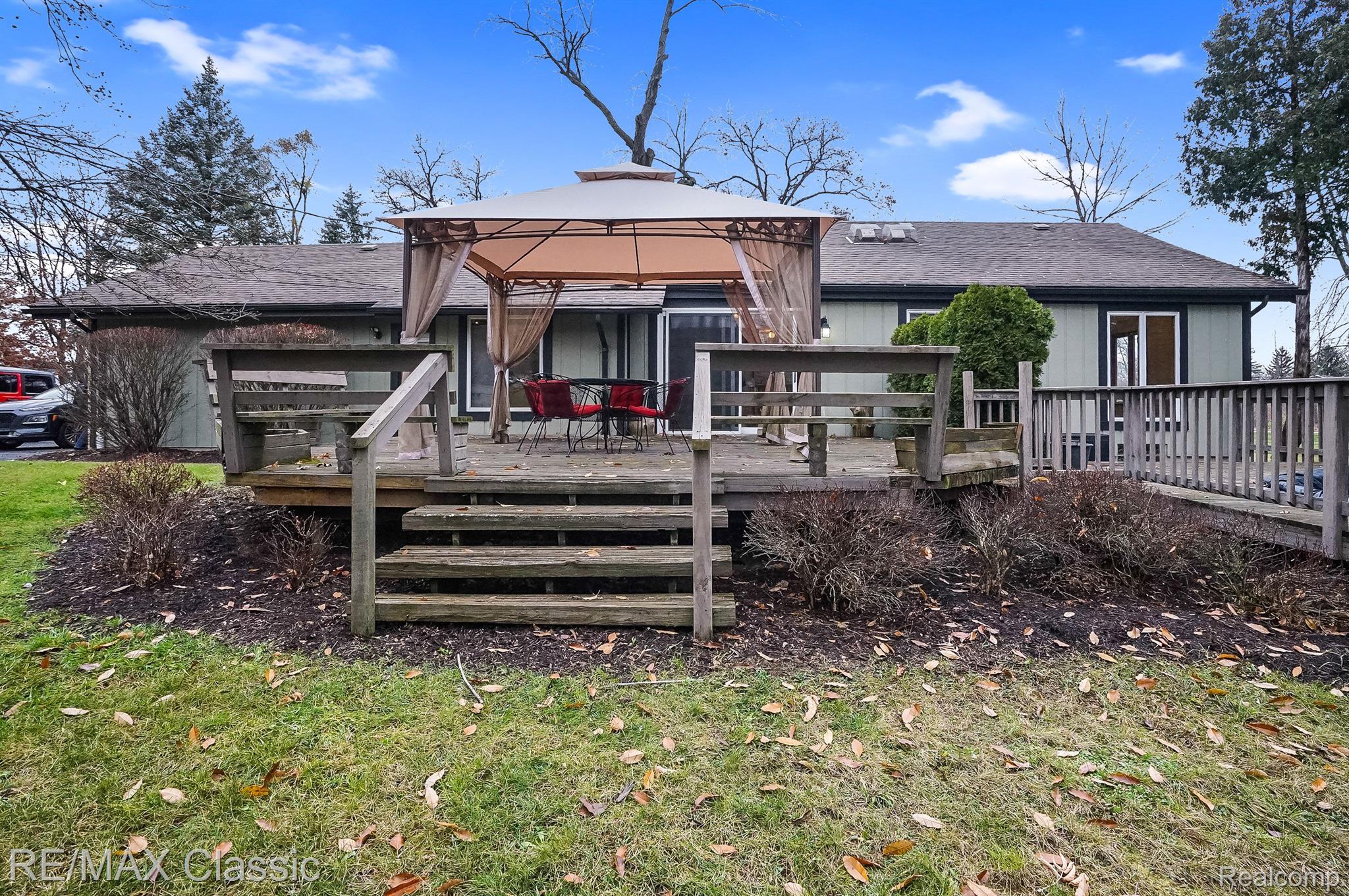 2011 Decker Road Walled Lake, MI 48390 - Photo 6 of 37 Gallery Image 6