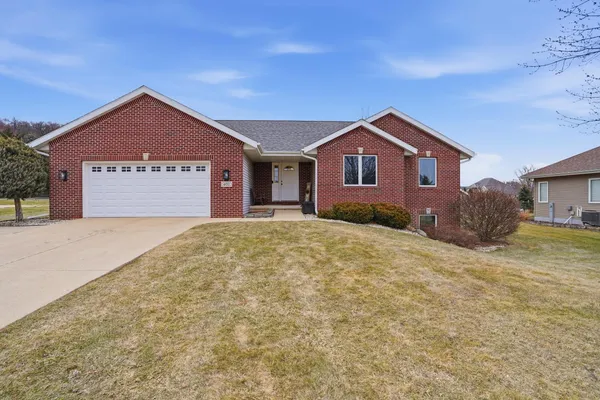 $579,900 | 402 St Francis Court, Cross Plains, WI 53528