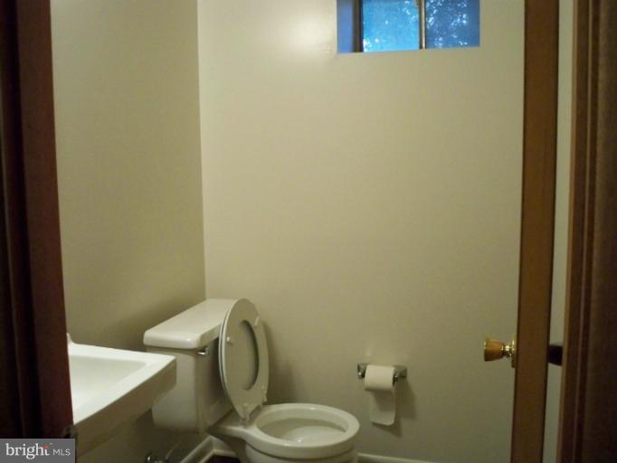 3310 Ben Valley Road Baltimore, MD 21244 - Photo 12 of 20 Bath