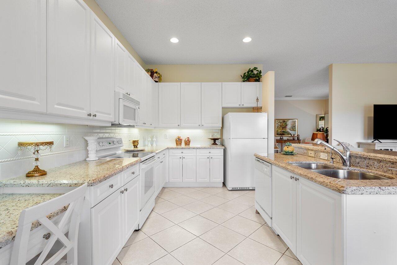 11162 Polynesian Way Boynton Beach, FL 33437 - Photo 18 of 41 007-11162PolynesianWay-BoyntonBeach-FL-3