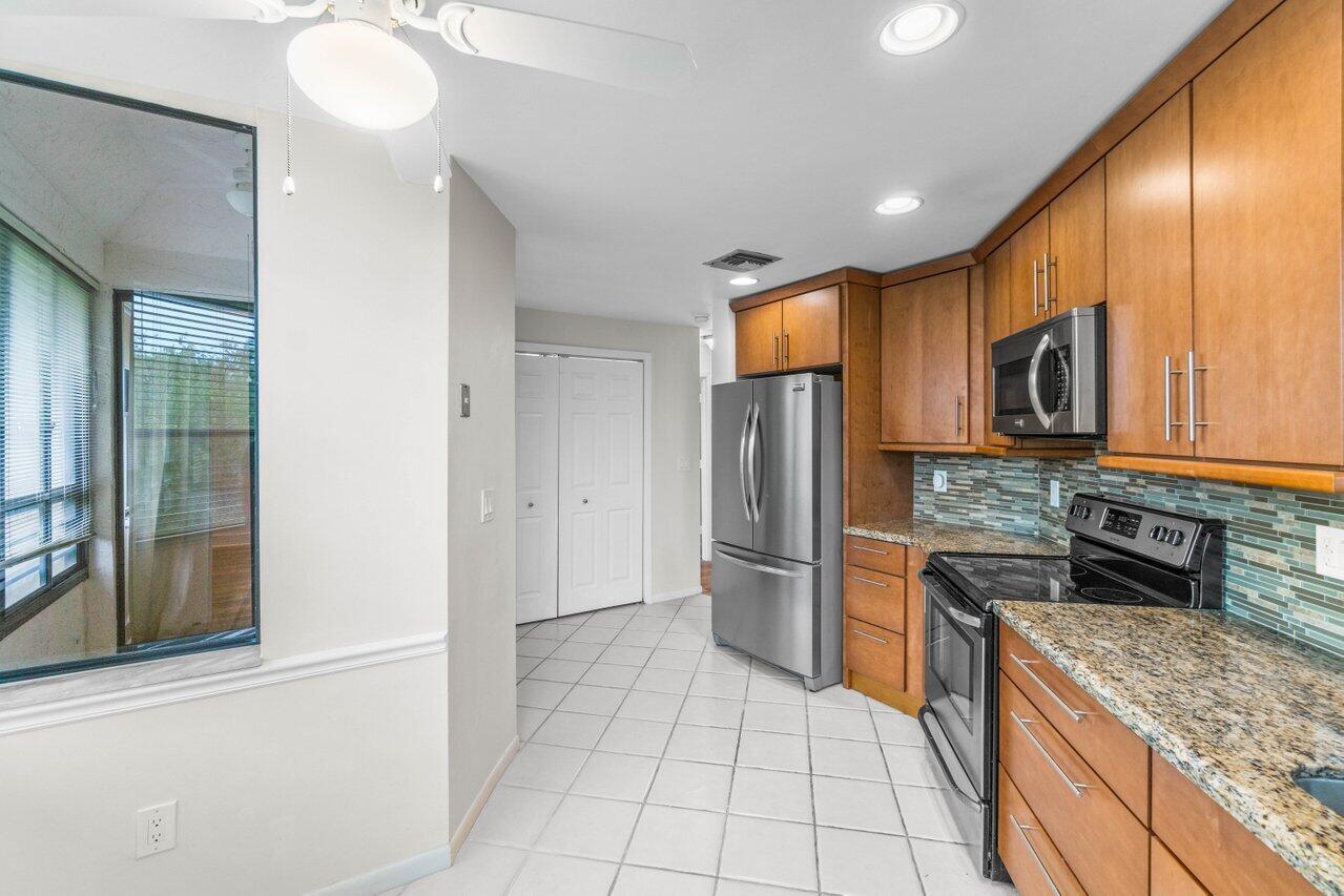 7460 La Paz Boulevard, Unit 305 Boca Raton, FL 33433 - Photo 11 of 36 014-7460LaPazBoulevard-BocaRaton-FL-3343