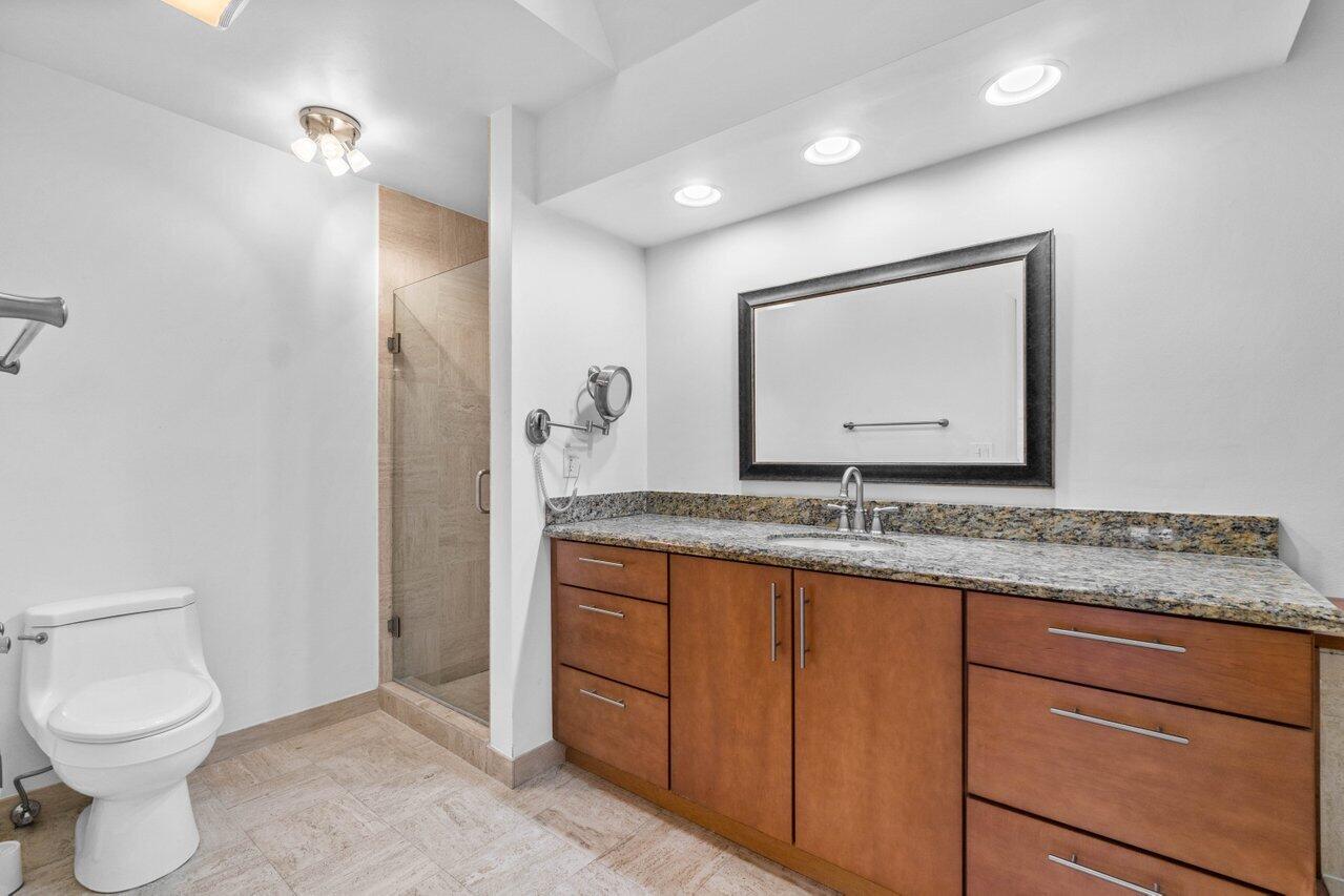 7460 La Paz Boulevard, Unit 305 Boca Raton, FL 33433 - Photo 16 of 36 Primary Bath