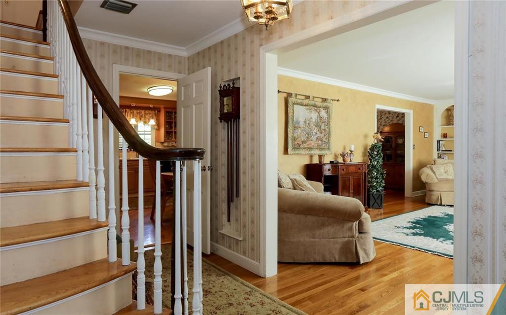 1 Crest Road New Brunswick, NJ 08901 - Photo 2 of 23 Gallery Image 2