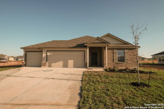 $2,300 | 9321 Bronze Canyon, Atascosa, TX 78002