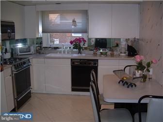 9942 Woodfern Road Philadelphia, PA 19115 - Photo 10 of 12 Kitchen