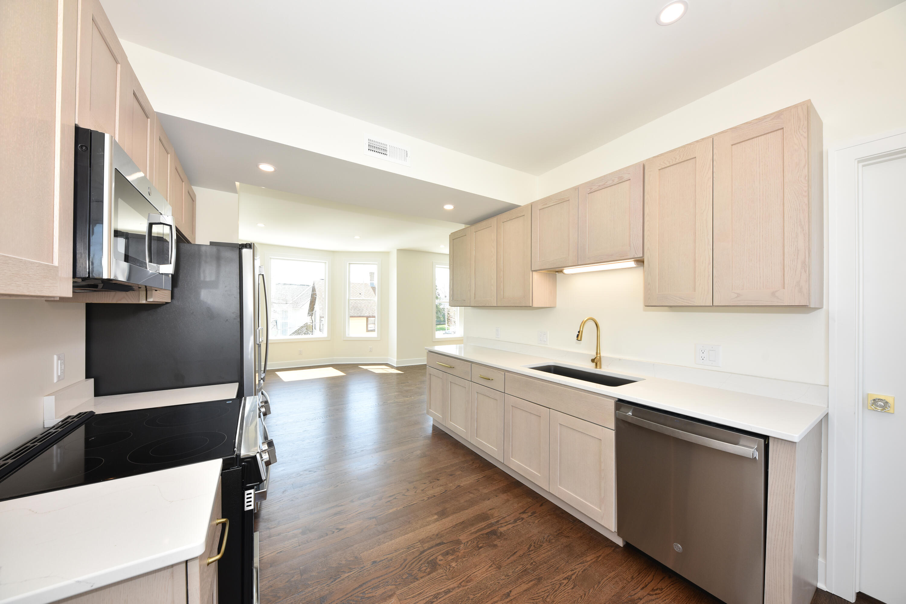104 East Prospect Street, Unit BACK Port Washington, WI 53074 - Photo 7 of 17 E Kitchen Dining