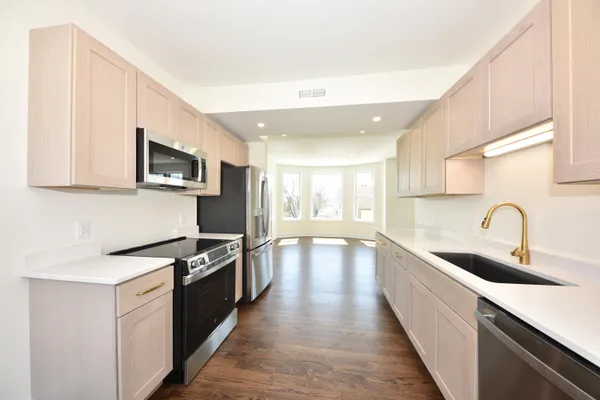 $2,250 | 104 East Prospect Street, Unit EAST BACK, Port Washington, WI 53074
