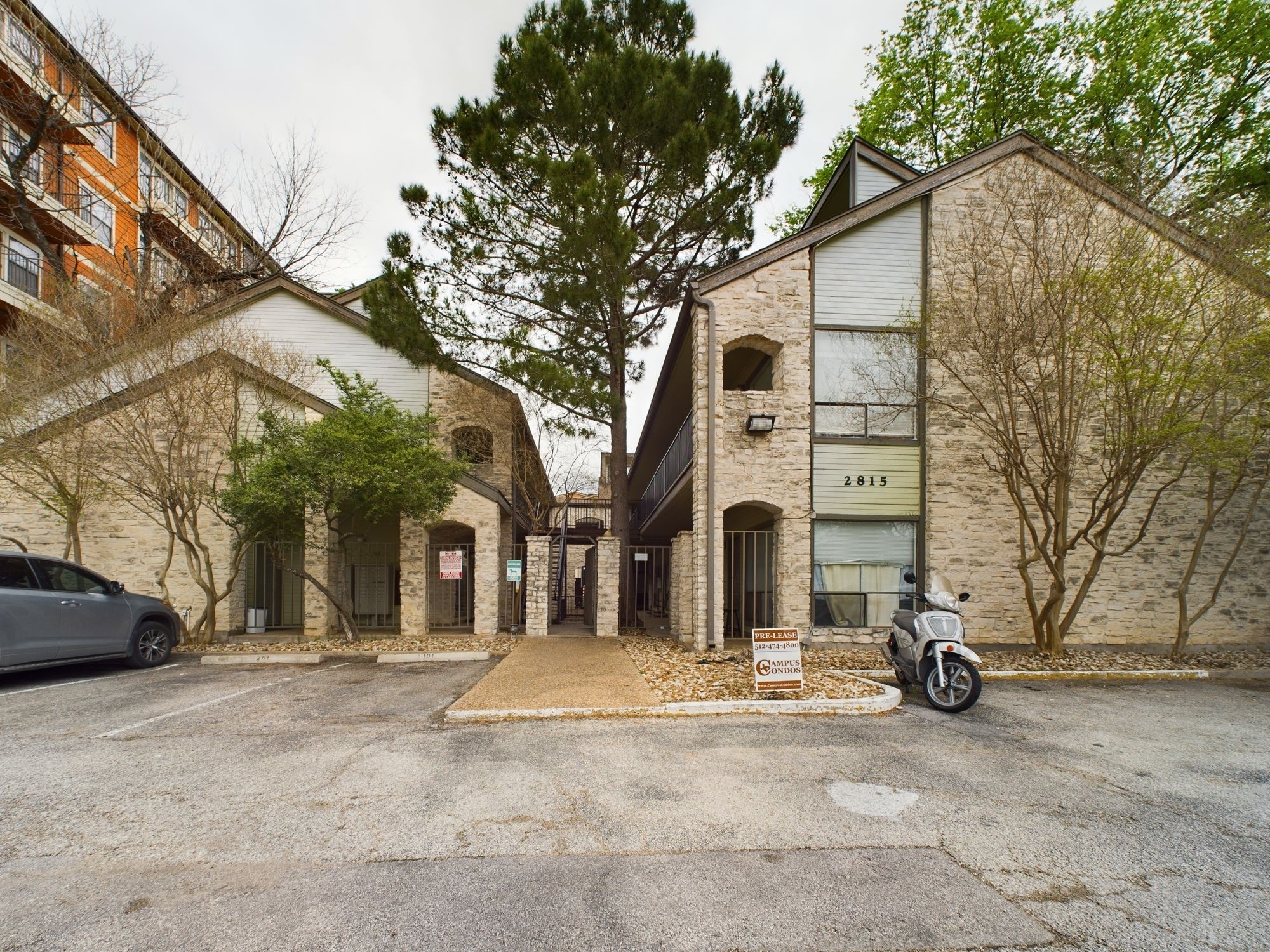 a view of a house with a snow in front of it