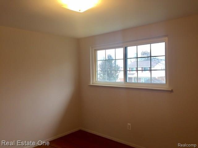 30072 Merrick Warren, MI 48092 - Photo 20 of 27 FullSizeRender (10).jpg