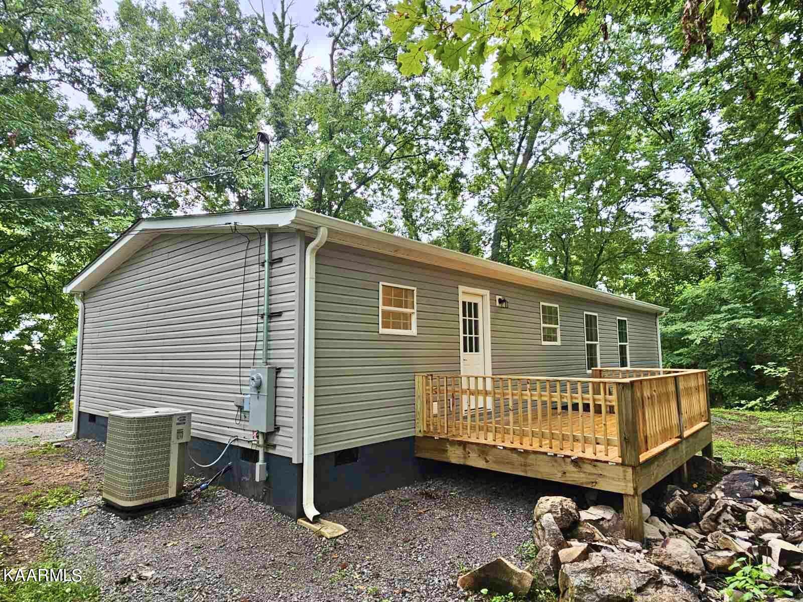 113 Stone Road Knoxville, TN 37920 - Photo 21 of 22 173EB520-DD86-43FE-A617-235D083F2F53