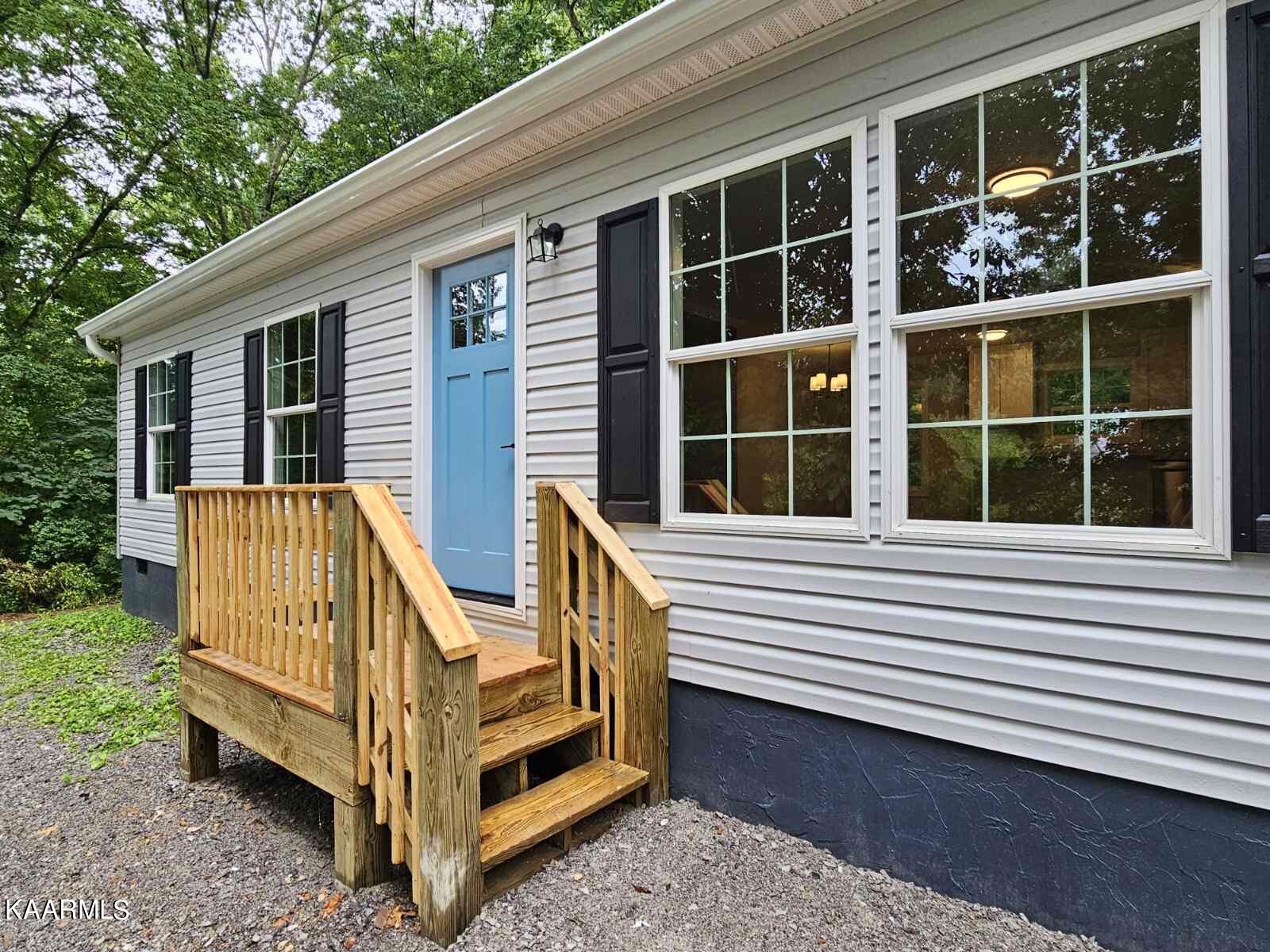 113 Stone Road Knoxville, TN 37920 - Photo 3 of 22 68859136-4BAE-4781-981E-DAE1BADD3250