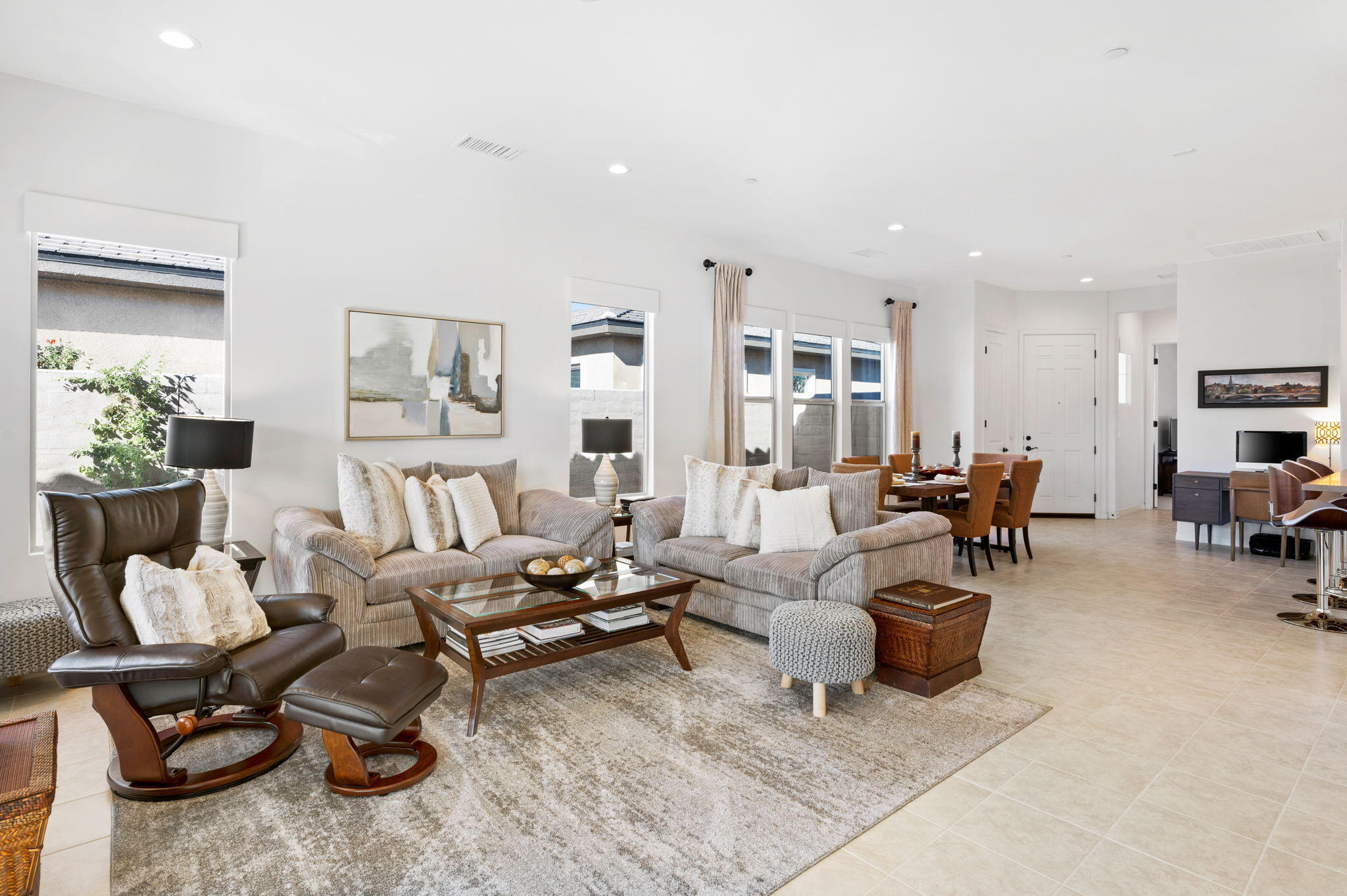 67 Cabernet Rancho Mirage, CA 92270 - Photo 16 of 41 a living room with furniture