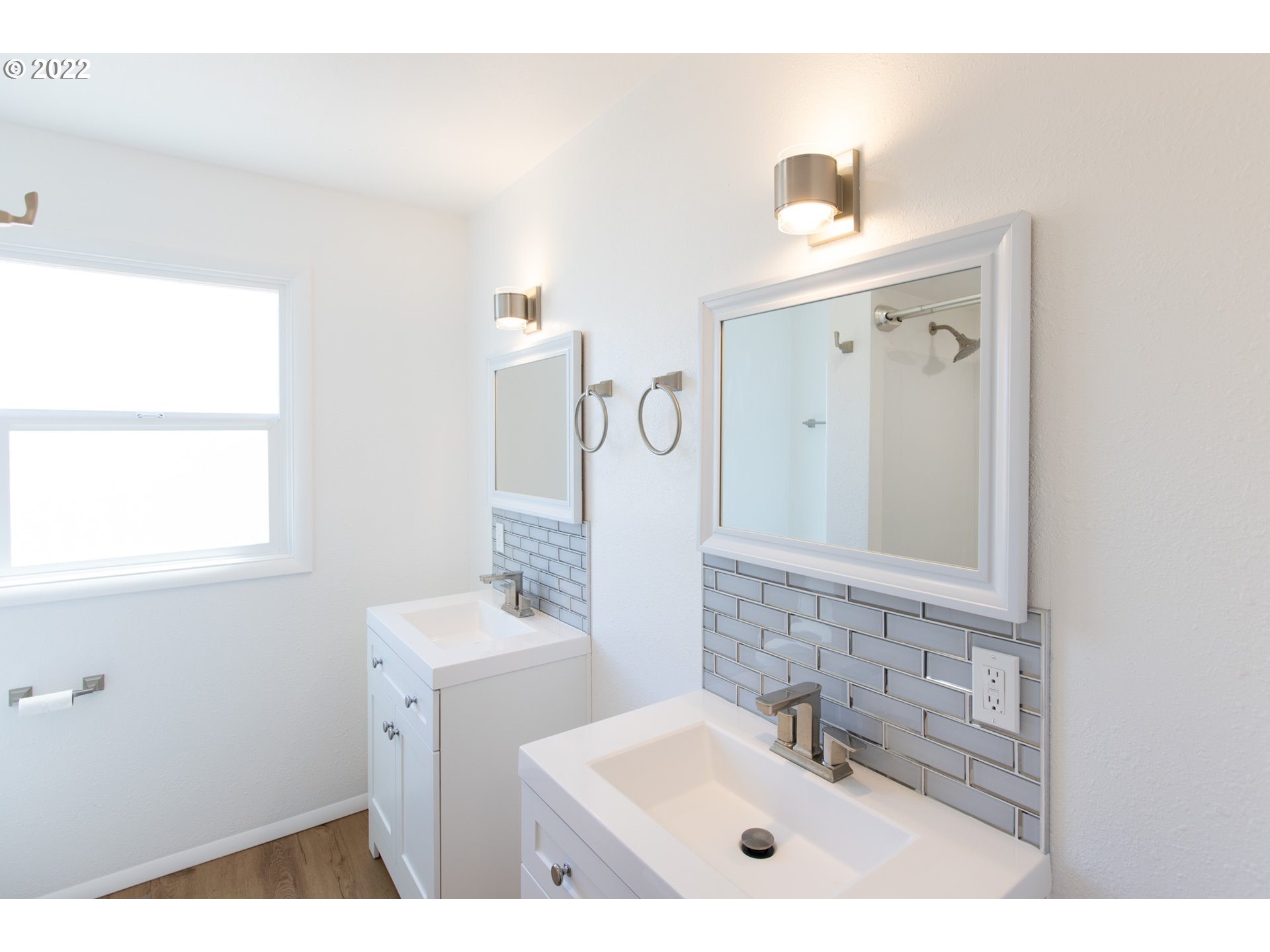 504 Vista Drive Rufus, OR 97050 - Photo 21 of 29 Bathroom