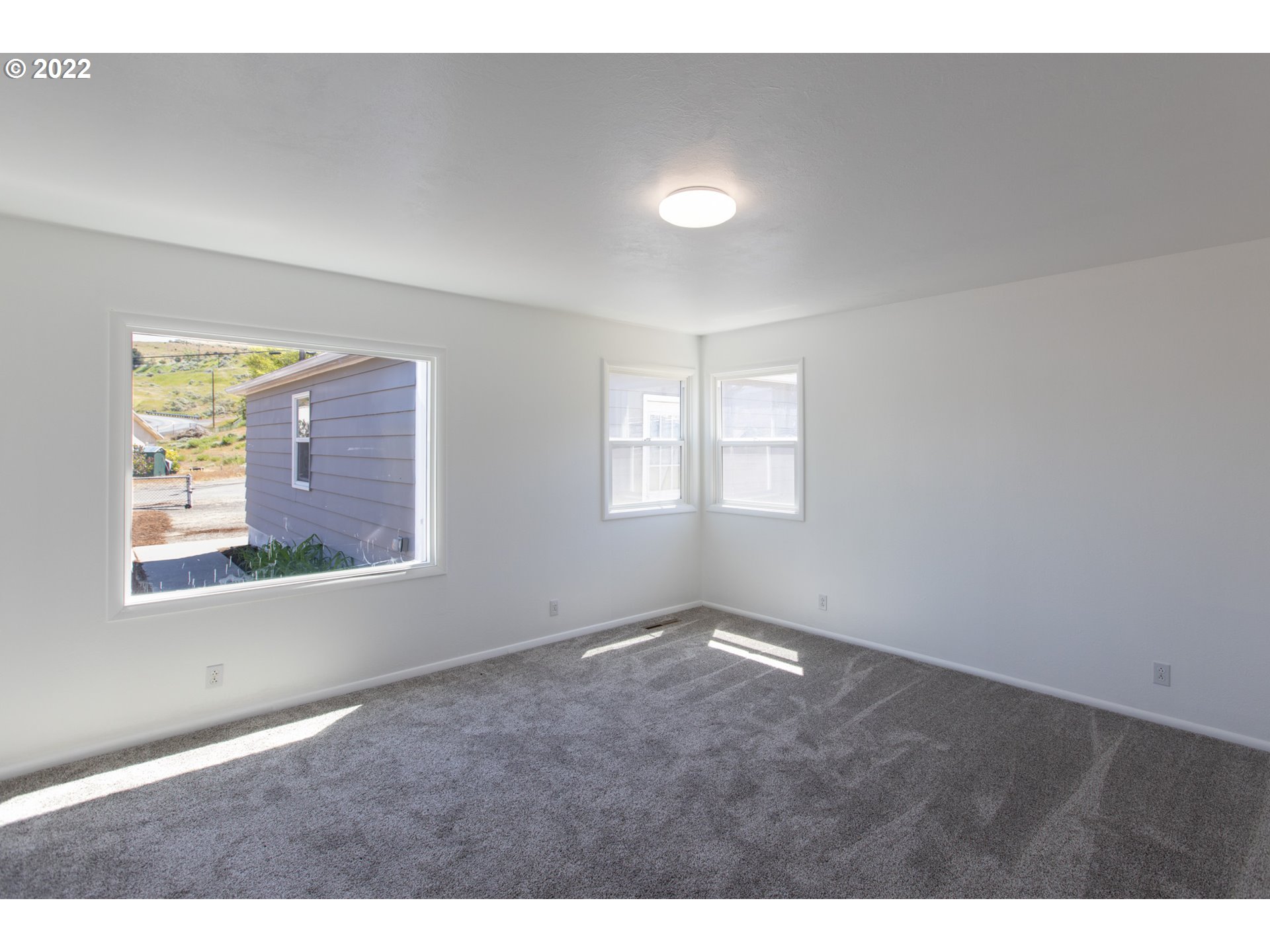 504 Vista Drive Rufus, OR 97050 - Photo 23 of 29 Bedroom