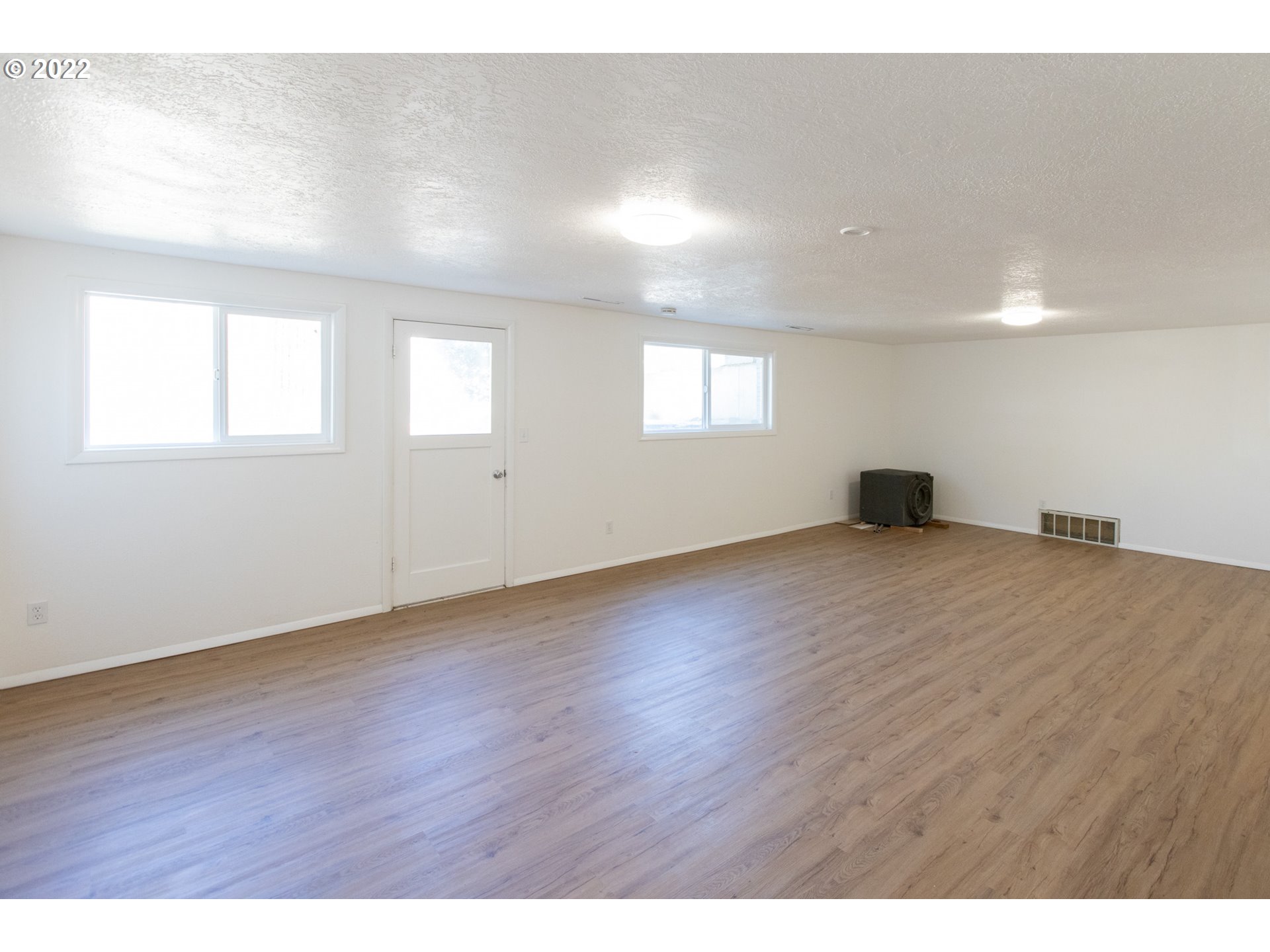 504 Vista Drive Rufus, OR 97050 - Photo 25 of 29 Family Room