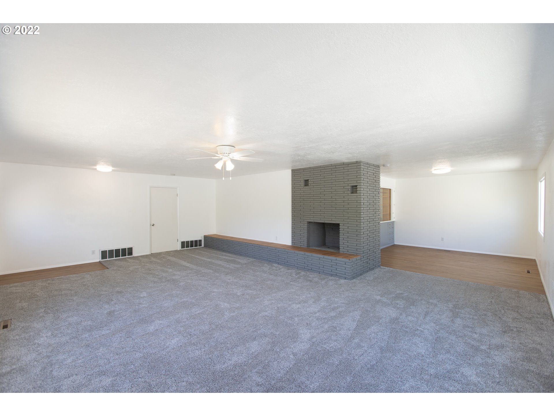 504 Vista Drive Rufus, OR 97050 - Photo 8 of 29 Kitchen/Dining Room