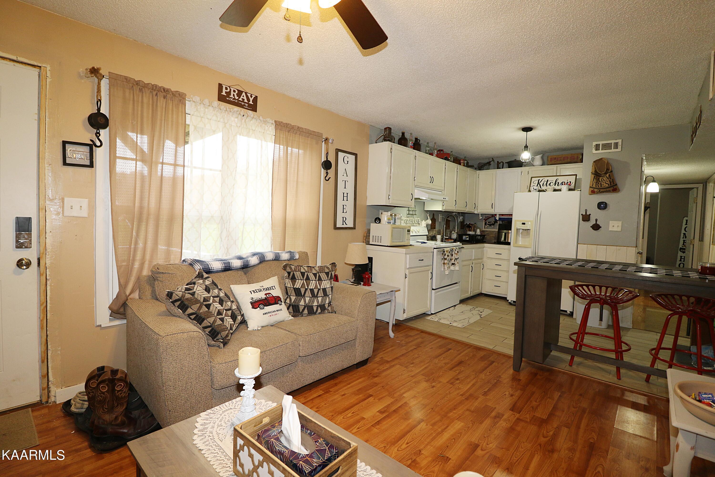 241 Bird Holler Road Oneida, TN 37841 - Photo 11 of 32 094A8021