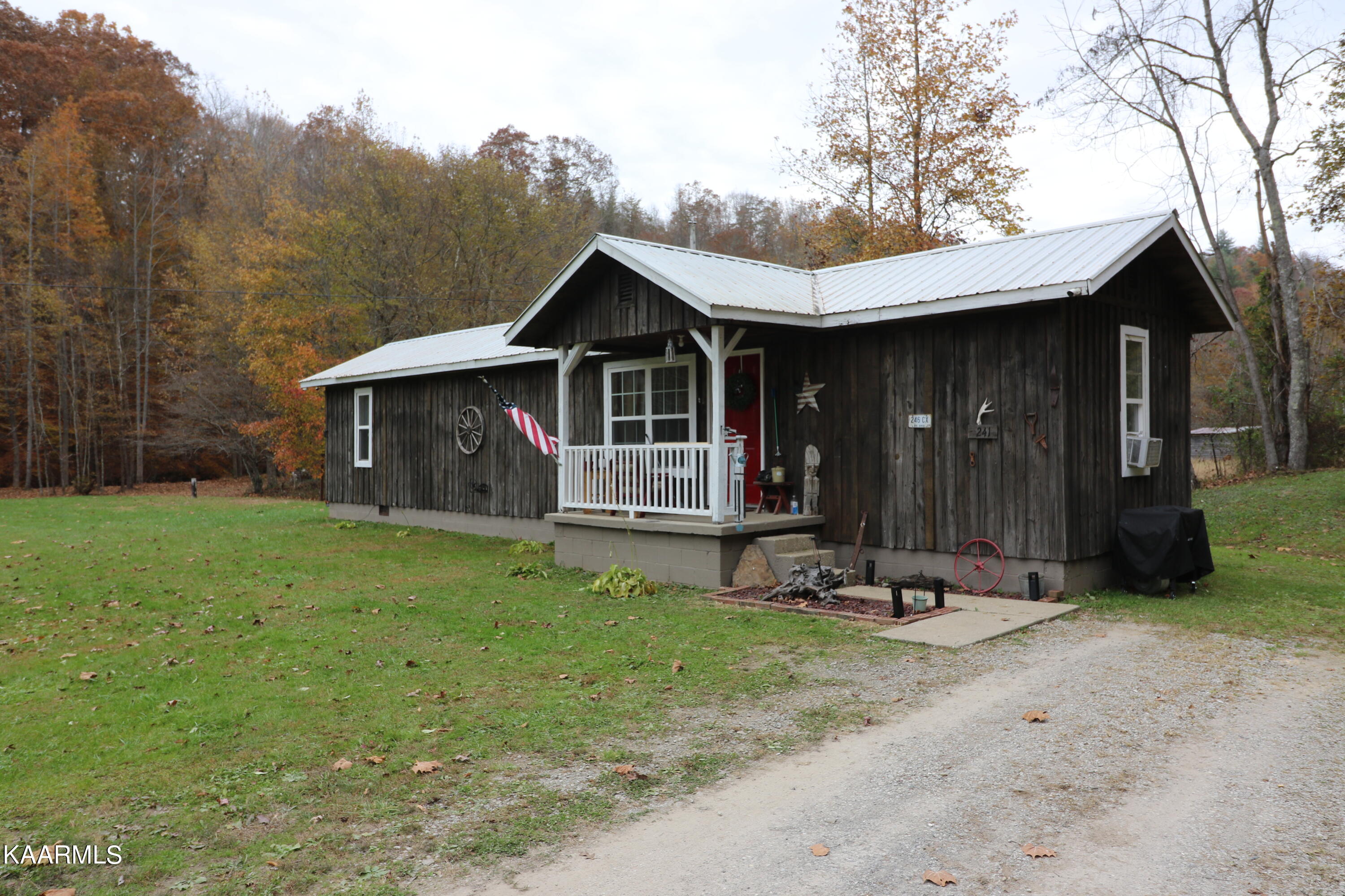 241 Bird Holler Road Oneida, TN 37841 - Photo 20 of 32 094A8007