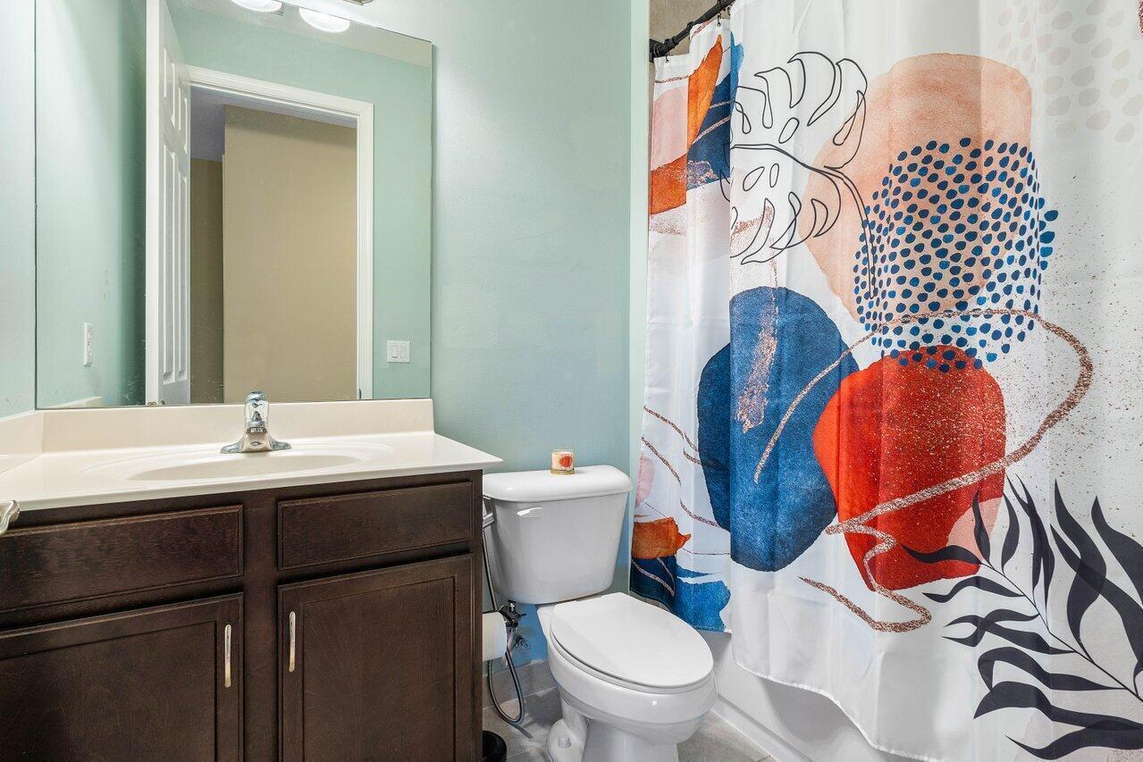 14160 Rock Salt Road Delray Beach, FL 33446 - Photo 23 of 39 Guest Bath