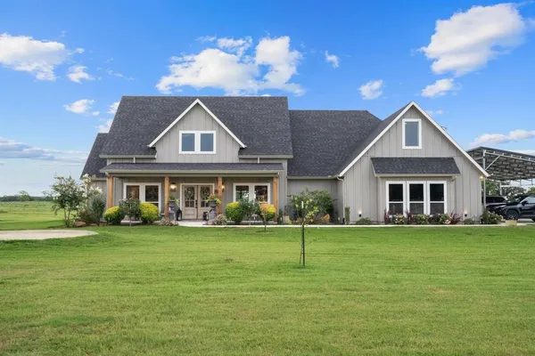 $799,900 | 109 County Road 2696, Alvord, TX 76225