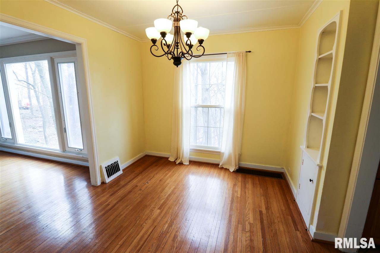 214 East High Point Road Peoria, IL 61614 - Photo 4 of 18 Gallery Image 4