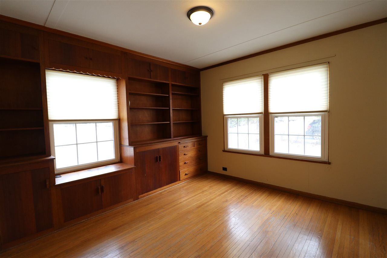 214 East High Point Road Peoria, IL 61614 - Photo 7 of 18 Gallery Image 7