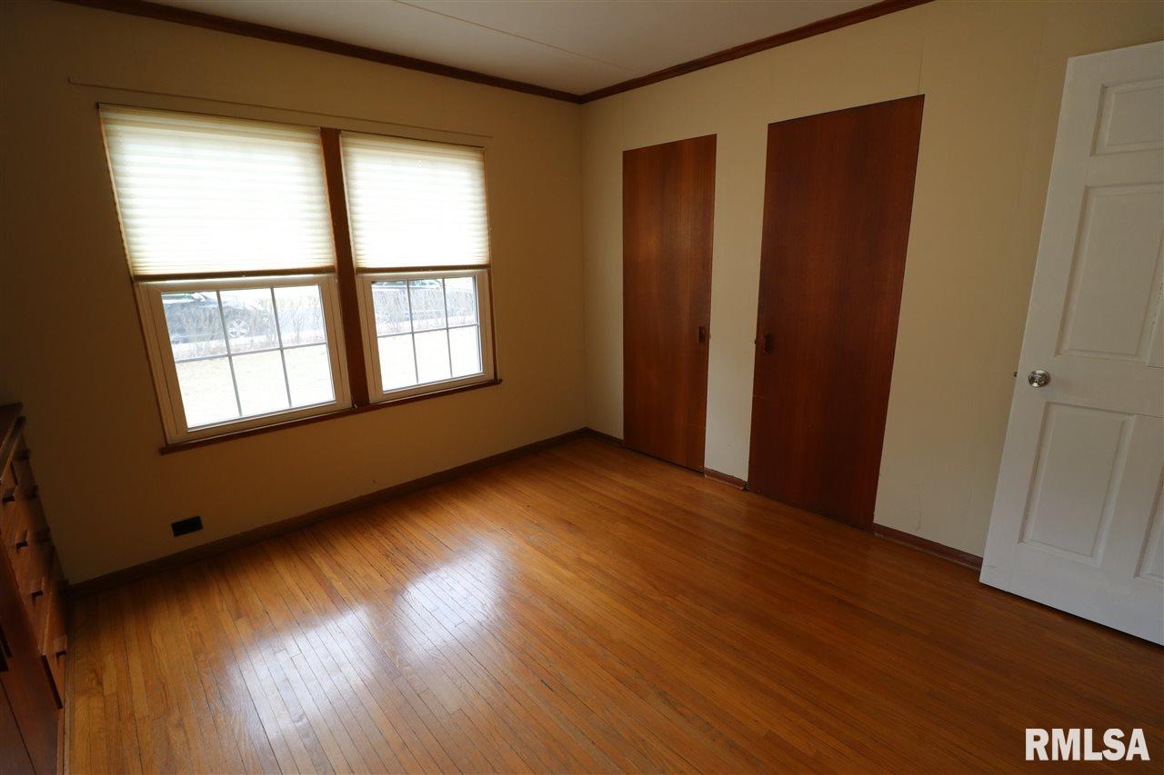 214 East High Point Road Peoria, IL 61614 - Photo 8 of 18 Gallery Image 8