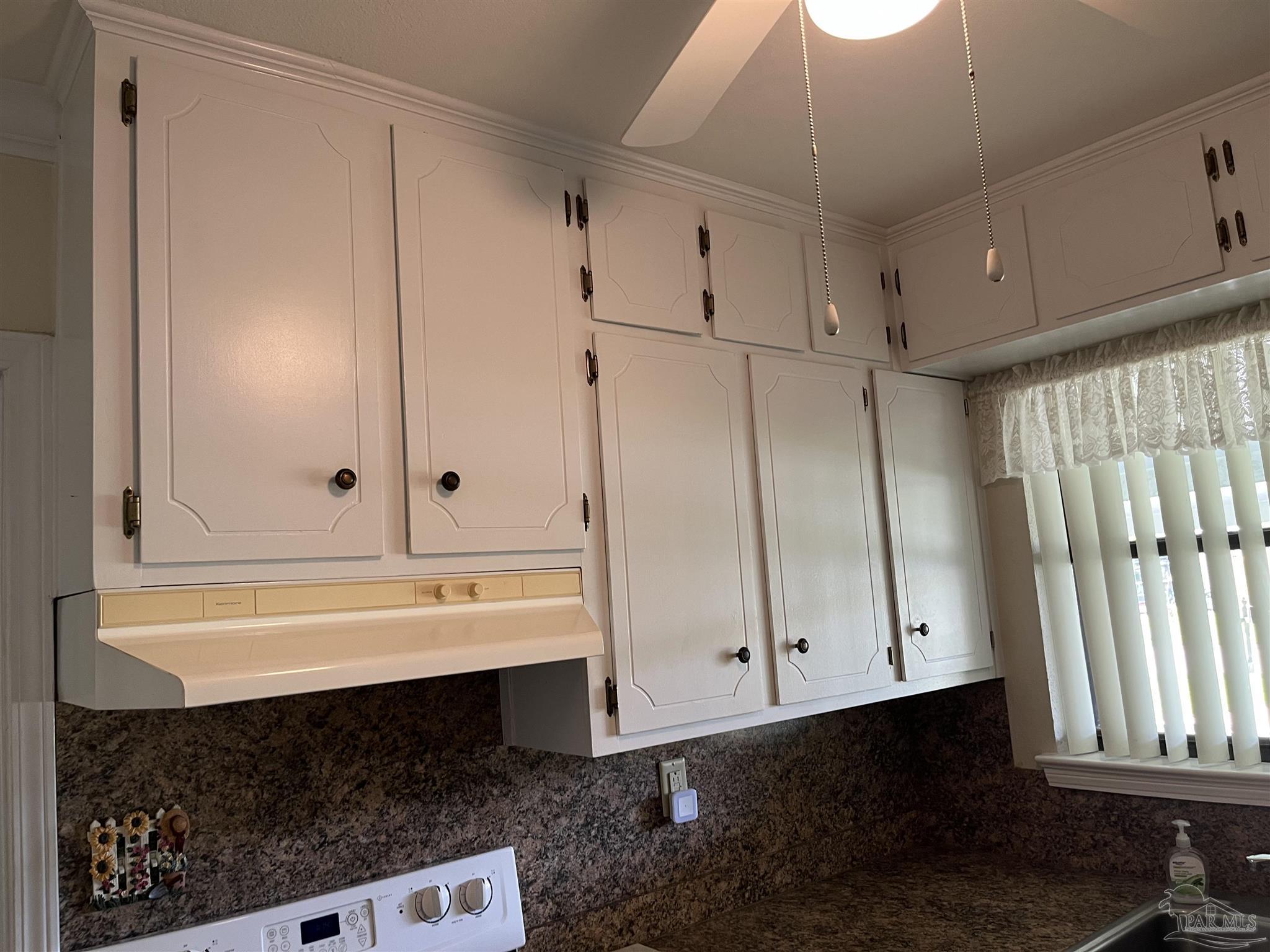 112 Benton Road Pensacola, FL 32506 - Photo 7 of 24