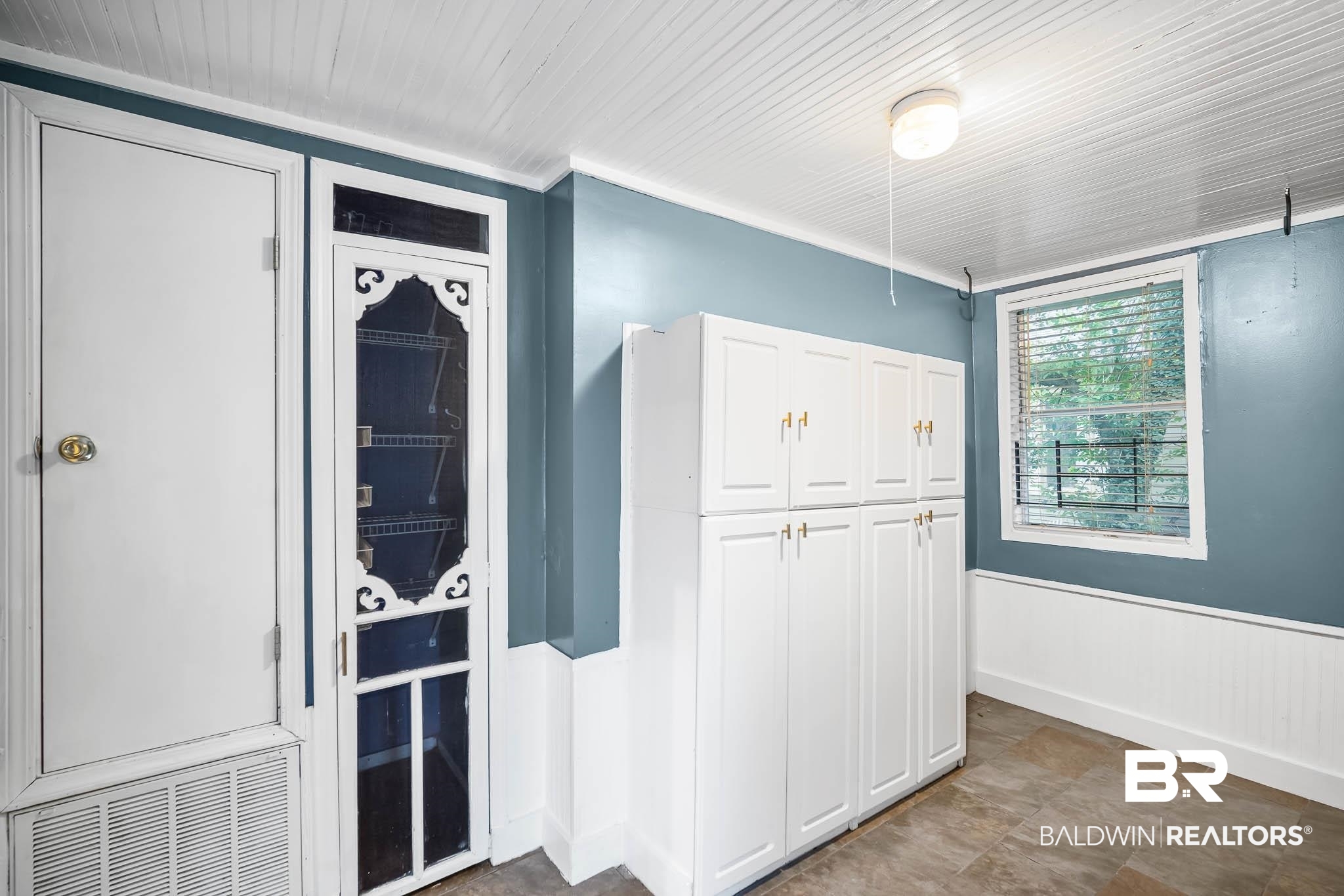 106 Macy Place Mobile, AL 36604 - Photo 12 of 24 Laundry Room w/storage