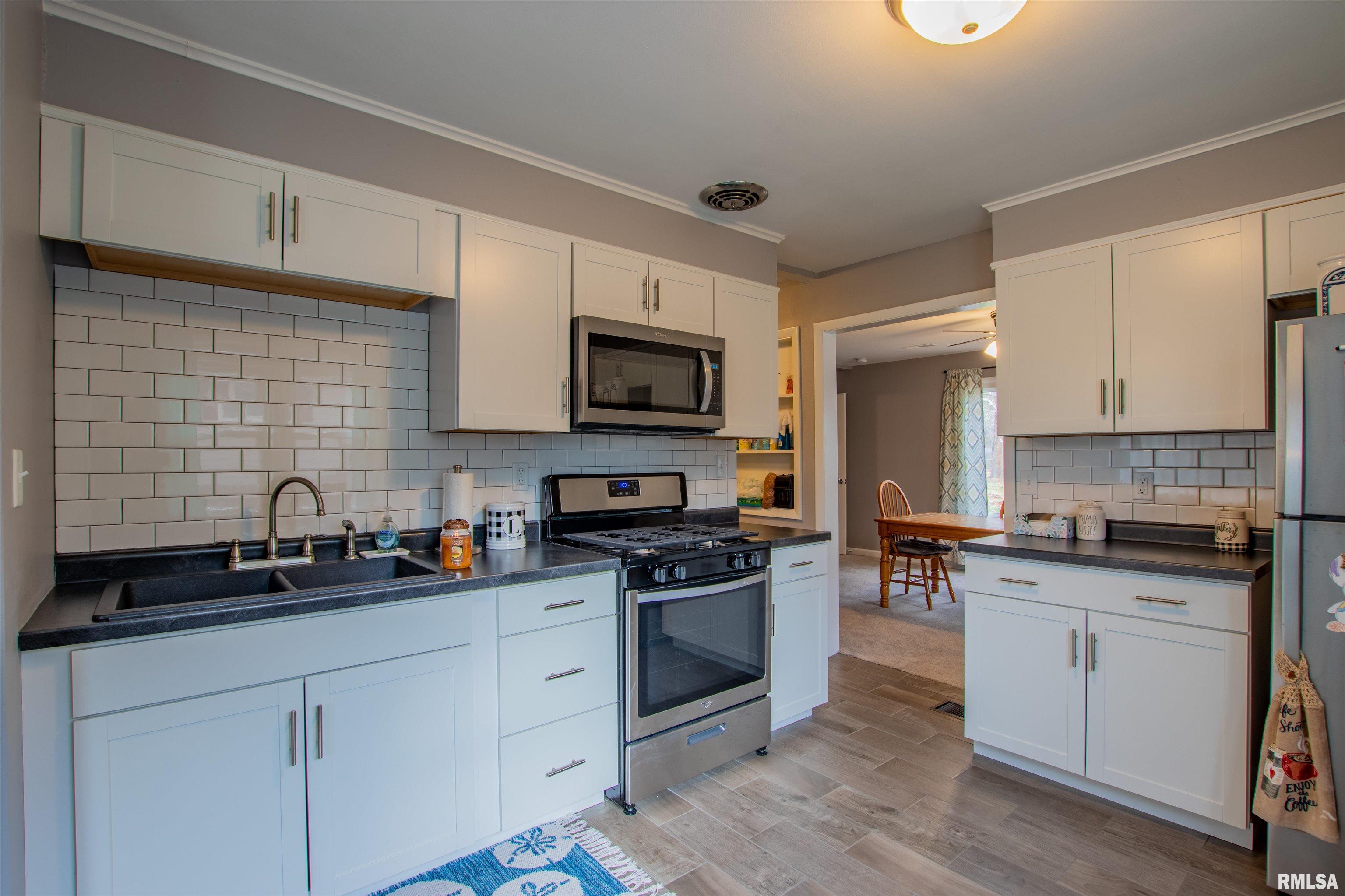 5214 North Ronald Road Peoria, IL 61614 - Photo 8 of 26 Gallery Image 8