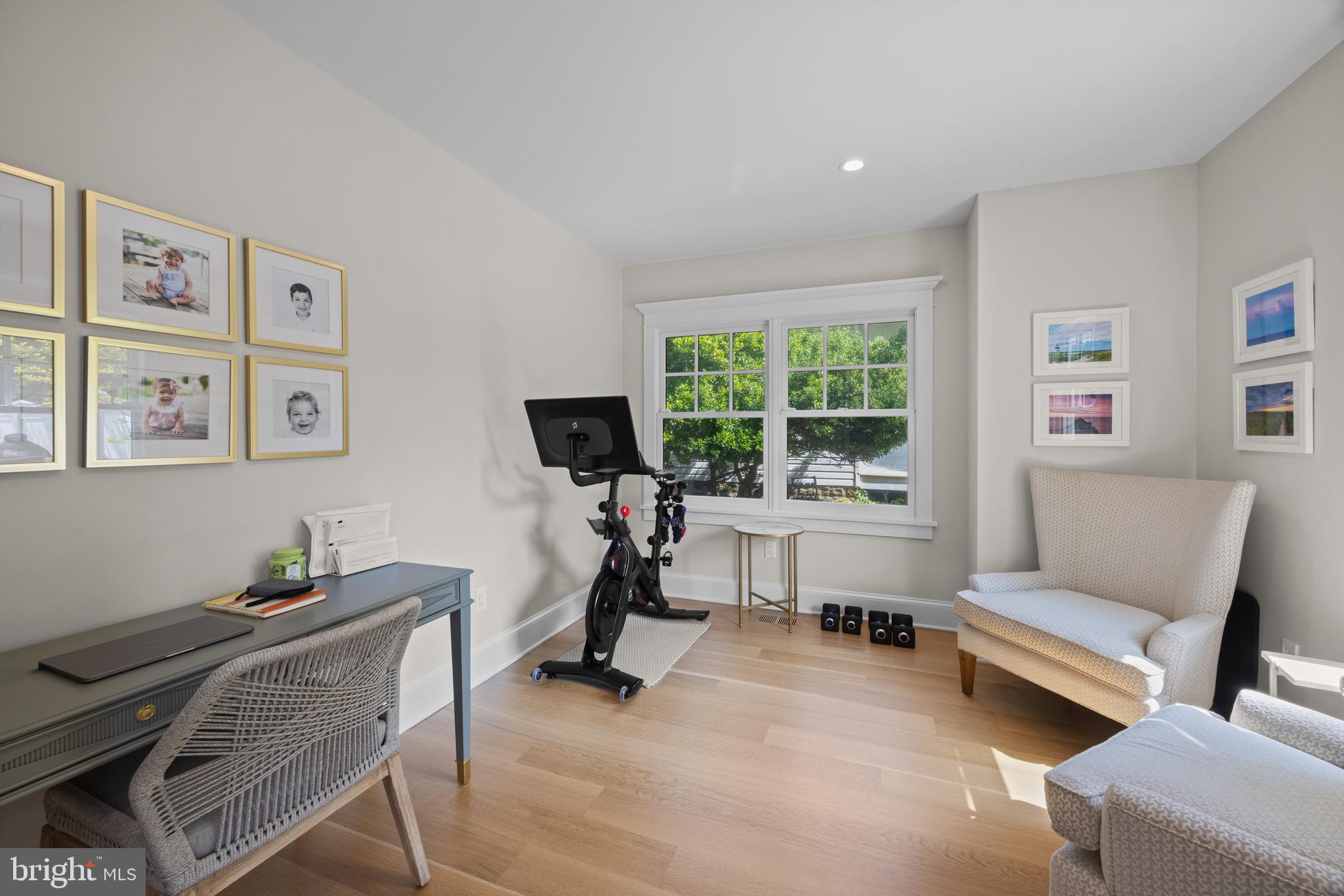 54 River Drive Annapolis, MD 21403 - Photo 18 of 43 a view of a livingroom with workspace and a couch