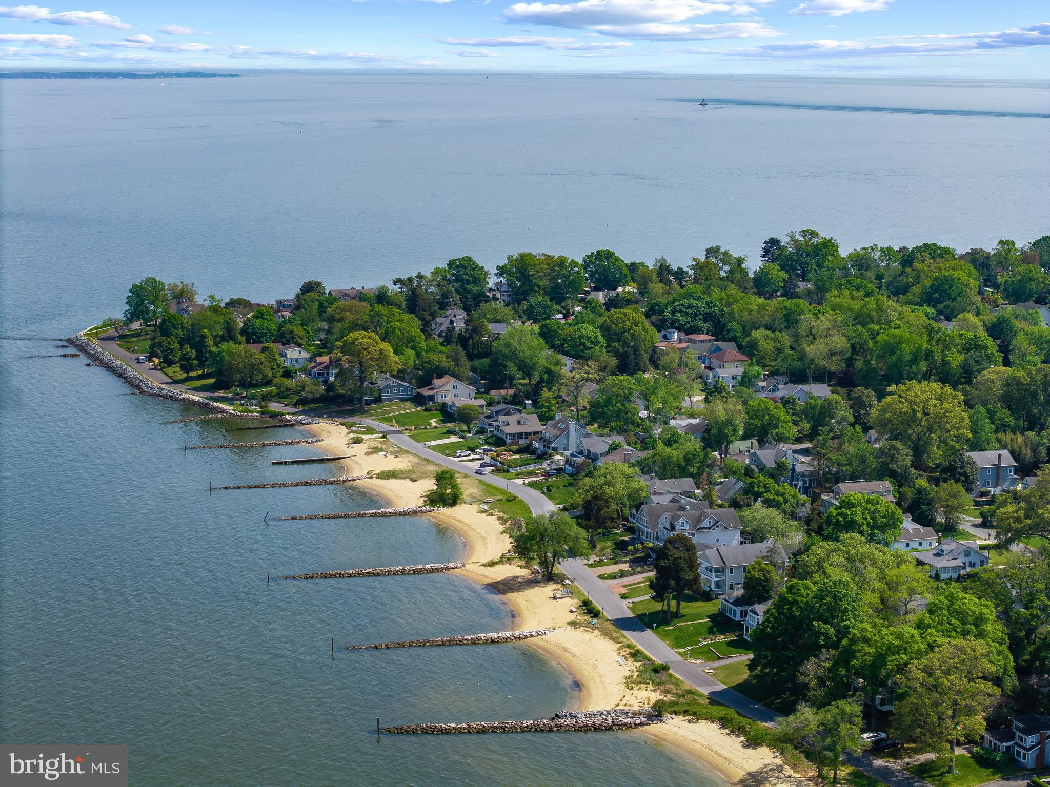 54 River Drive Annapolis, MD 21403 - Photo 40 of 43 a view of a yard with an outdoor space