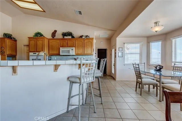 $636,986 | 8605 Cantel Court, Oak Hills, CA 92344