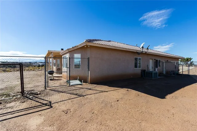 $636,986 | 8605 Cantel Court, Oak Hills, CA 92344