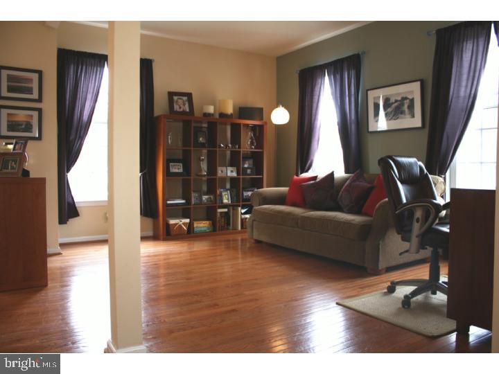 41 Valentine Road Ivyland, PA 18974 - Photo 2 of 25 Living Room