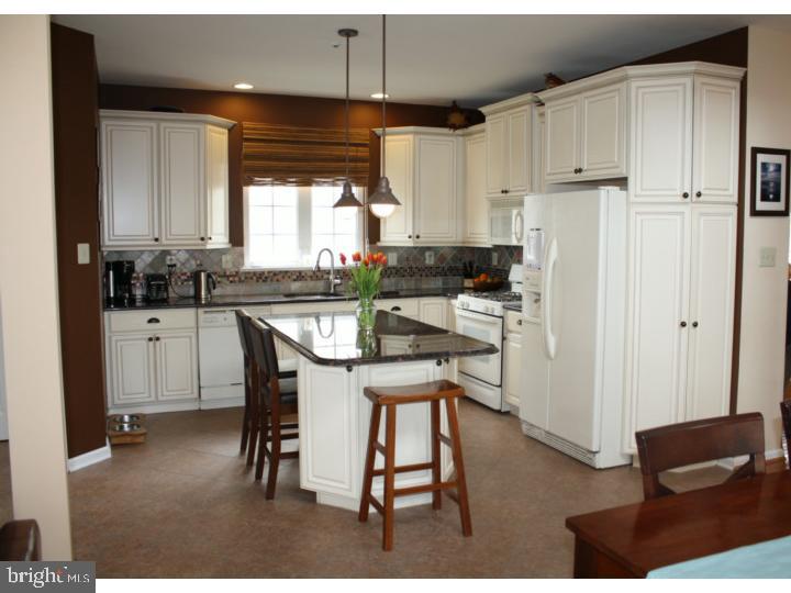 41 Valentine Road Ivyland, PA 18974 - Photo 6 of 25 Kitchen