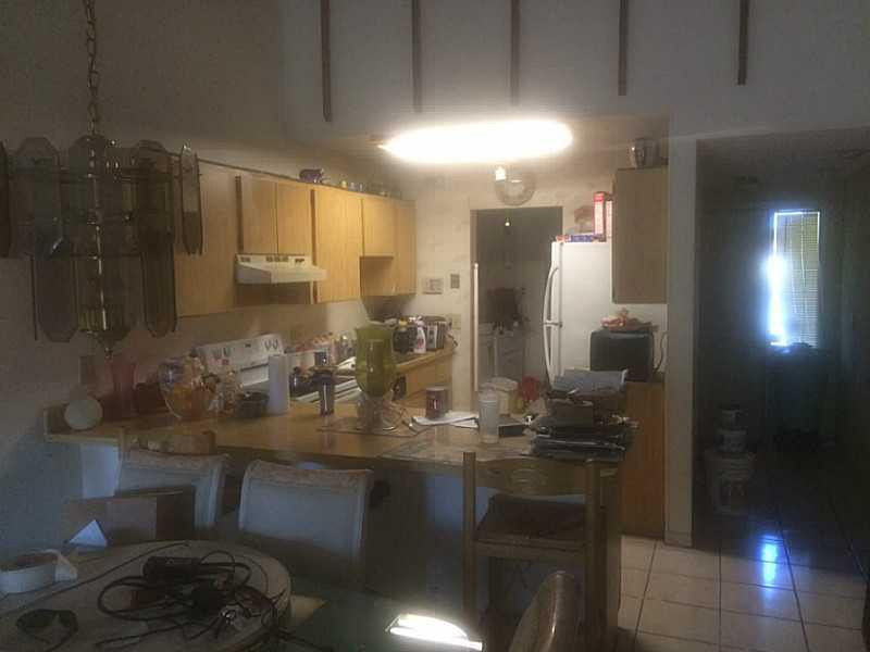 6986 Southwest 38th Court, Unit 8P Miramar, FL 33023 - Photo 3 of 11 Kitchen