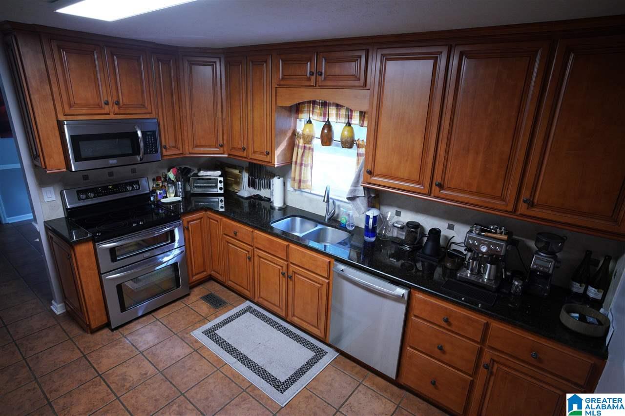 400 Country Manor Road Anniston, AL 36207 - Photo 11 of 34
